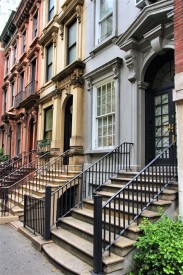 FeaturePics-New-York-Old-Townhouses-074656-3344551