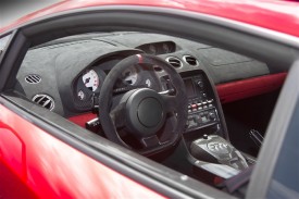 FeaturePics-Sports-Car-Interior-074001-2310821